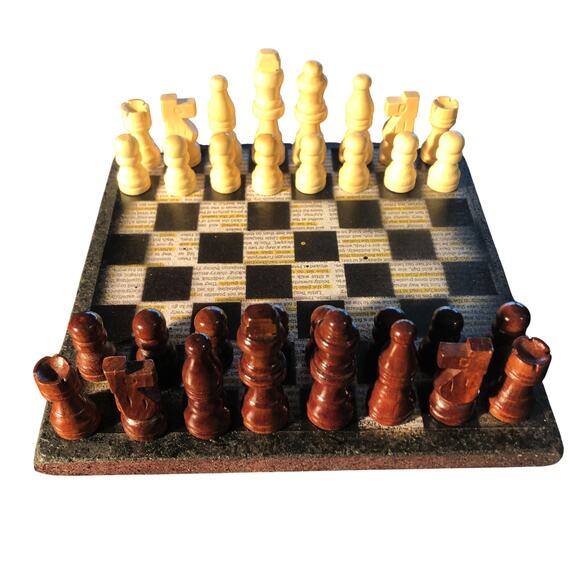Scrapbook Chess Set - Highlighted Newspaper - Picture 1 of 12